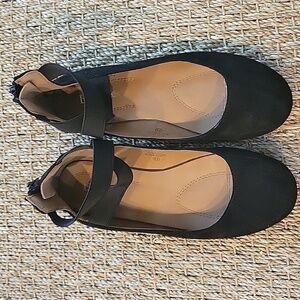 BELLA MARIE black suede ballet flats.  Very lightweight.  Size is 6.5.